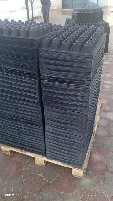 Asfalt qırıntısı: Gubrelerin satişi ela torfdu kisesin 3manatda ededle satram çox alana — 15