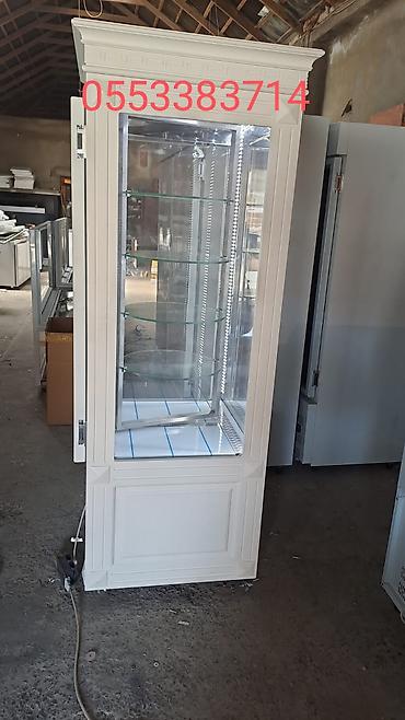 Soyuducu vitrinləri: Şirniyyat və qəlyanaltılar üçün soyuducu vitrinlər Məhsul təsviri: - — 2