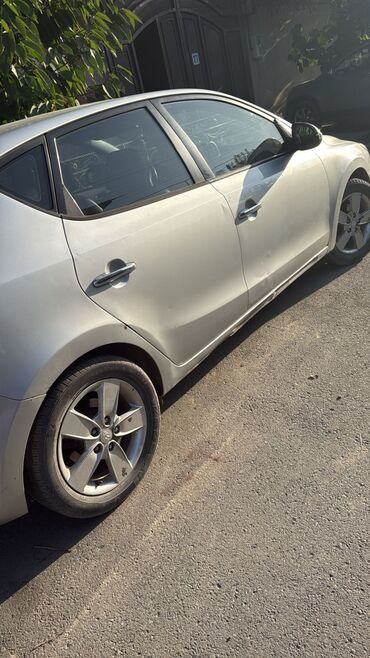 передний бампер нексия 1: Hyundai i30: 2009 г., 1.6 л, Автомат, Бензин, Хэтчбэк