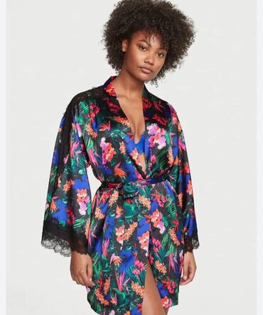 Пижамы: Пижамы от Victoria Secret.
Оригинал из США — 11