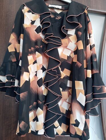 toxunma jaket modelleri: Qadın bluzu - Rəng və naxış: Qara fon üzərində qızılı, şabalıdı, bej