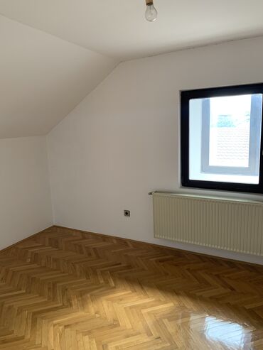 Kuće na prodaju: Na prodaju kuća (220m2) sa pomoćnim objektom (56m2) na placu 4,6 ari — 13