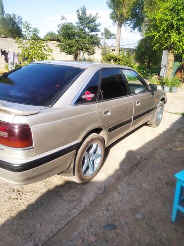 машина бмб: Mazda 626: 1988 г., 2 л, Механика, Бензин, Хэтчбэк