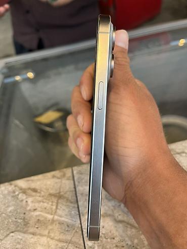 ikinci el ayfon 12 pro max: IPhone 15 Pro Max, 256 GB, Gümüşü, Barmaq izi, Simsiz şarj, Face ID — 5