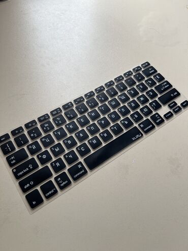 ноутбук macbook: Силиконовая накладка с русскими буквами на клавиатуру для Макбука. Для