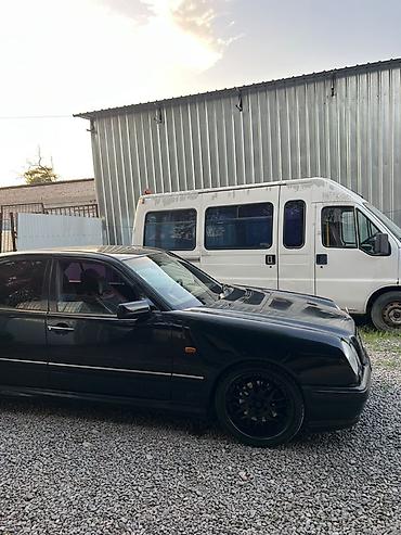 x class: Mercedes-Benz E-Class: 1996 г., 3.2 л, Автомат, Бензин, Седан — 1