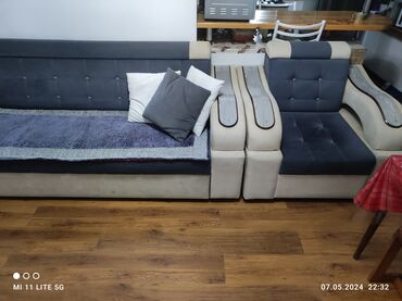 раскладной диван с двумя креслами: Диван-кровать, Б/у