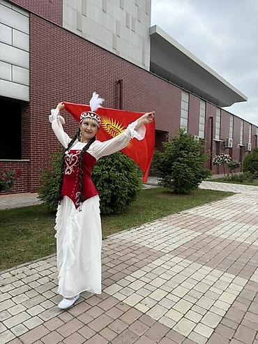 Киреге берилүүчү кийимдер: Улуттук кийим, Аял — 5