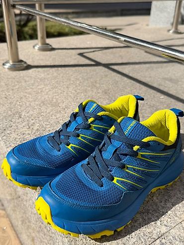 бу кроссовки: 👟 Кроссовки в продаже! 📏 Размер: 41 ✨ Надевали всего 3–4 раза. 💙 — 3