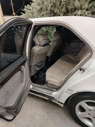 mercedes c220 cdi: Mercedes-Benz C-Class: 2.2 l | 1995 il Sedan — 8