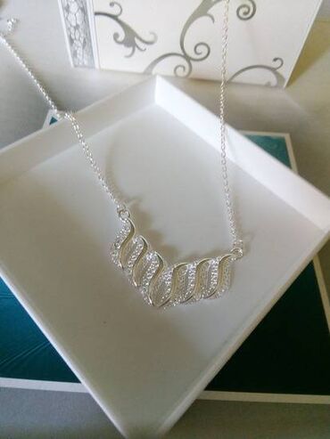 new yorker dukserice: Pendant necklace, Material: Silver