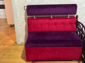 şüşə qiymətləri: Metbex kunc divani,3 eded metbex stulu ve zal ucun oturaq stullari ( 6