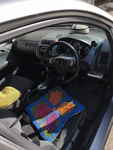 Продажа авто: Honda Fit: 2003 г., Автомат, Бензин, Хэтчбэк — 3