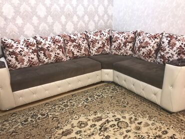 Komodlar: Künc divan, İşlənmiş, Açılmayan, Bazasız, Parça