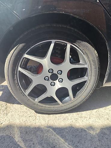 авто прадажа: Toyota Prius üçün yüngül lehimli disk və təkər komplekti. Şəkillərdə — 2
