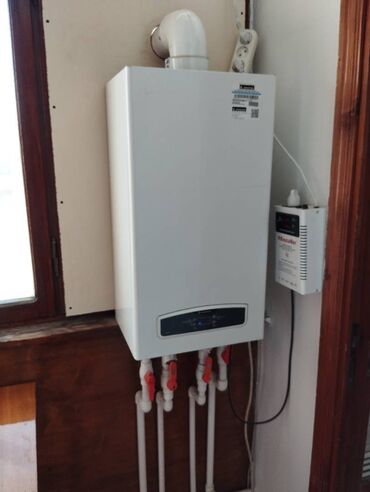 Köhnə tikili: Bakı, 8-ci kilometr, 3 otaqlı, Köhnə tikili, m. Xalqlar Dostluğu, 70 kv. m — 16