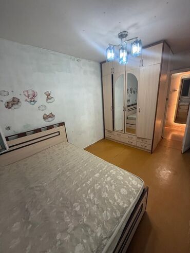 срочно продаю участок газ канализация есть: 2 комнаты, 43 м², 104 серия, 5 этаж, Старый ремонт