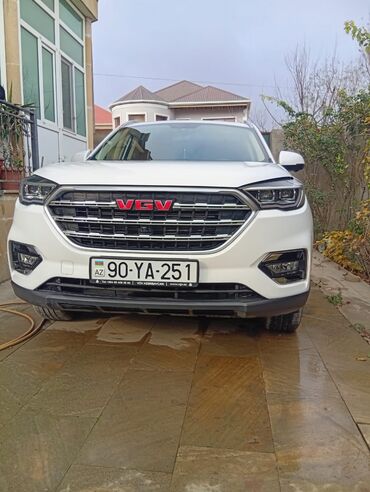 Digər Avtomobillər: VGV ağ rəngli şəhər krossoveri Xüsusiyyətlər: - Geniş xrom radiator — 1