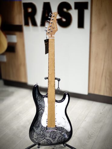 Kəmərlər: Elektron gitara, 6 sim, Yeni, Ünvandan götürmə