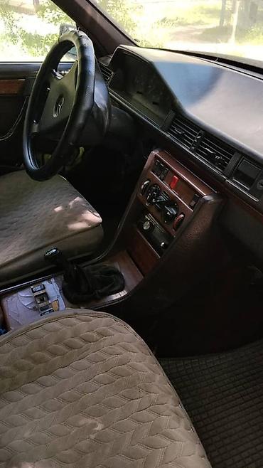 x class: Mercedes-Benz E-Class: 1992 г., Механика, Бензин, Универсал — 5