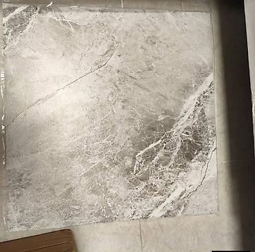 Ostalo: Podne obloge gumirane 
Samolepljive 
Cena po komadu 350 din
60*60cm — 9