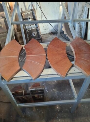 Beton qarışdıranlar: Beton daş və dekorativ panellər üçün qəliblər və qəlibləmə avadanlığı — 7