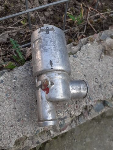 Другие детали кузова: Задний бампер джетта гольф б/у оригинал ушки целые 1000с, задний — 22