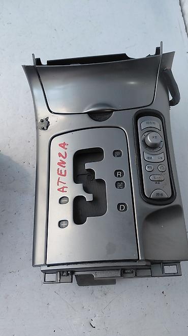 mazda 2000: Сenter console Mazda 2004 г., Б/у, Оригинал, Япония — 1