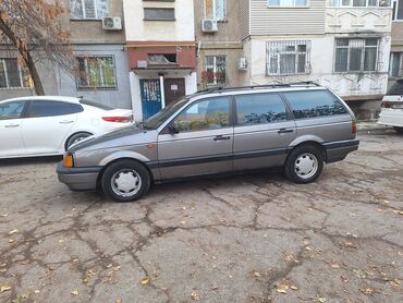 Volkswagen: Срочно продаётся Пассат 
1993 г, 
Обём 2 л,
Цена: 230,000 с