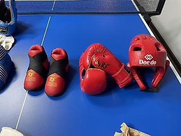 Шлемы: Продаю недорого Комплект экипировки для тхэквондо (ITF) Состав: - — 3