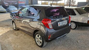 Chevrolet: Chevrolet Spark: 2016 г., 1 л, Вариатор, Бензин, Хэтчбэк — 2