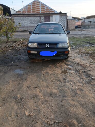 Volkswagen: Volkswagen Vento: 1992 г., 1.8 л, Механика, Бензин, Седан