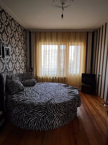 Köhnə tikili: Bakı, 4 otaqlı, Köhnə tikili, m. Xalqlar Dostluğu, 100 kv. m — 2