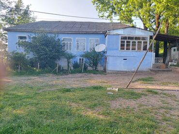 tarqovu ev satilir: Ələt qəs. 8 otaq, 100 kv. m, Orta təmir