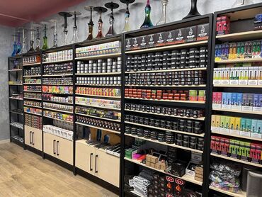 Rəf vitrinləri: Mağaza üçün metal karkaslı rəf sistemi - Dizayn: Qara rəngli, möhkəm — 16