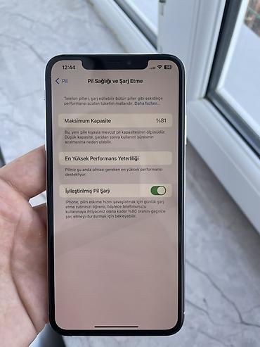 102 ekran tv: IPhone Xs Max, 64 GB, Ağ, Face ID — 3