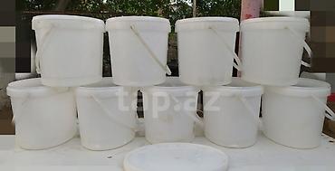 su bockası: Ağ plastik vedrə-bidler (qapaqlı) - Material: bərk, qalın divarlı — 1