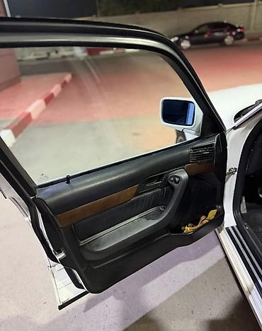 степ 1999: BMW 5 series: 1990 г., 3 л, Механика — 7