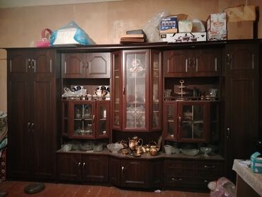 İşlənmiş, Açılan, 6 qapı Düz dolab, Dolab-asılqan, Almaniya