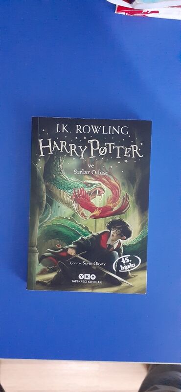 Kitablar, jurnallar, CD, DVD: Harry Potter 2 kitabı türkcə içi təzədi
12azn