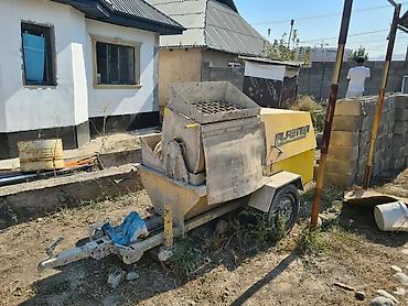 Пневмонагнетатель Plaster для подачи строительных смесей, на колесной