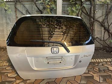 Крышка багажника (задняя дверь) Honda Jazz at lalafo.kg Крышка багажника (задняя дверь) Honda Jazz