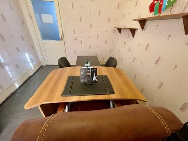 Ofislər: Ofis otağı – tam mebellə Təsvir: - İşıqlı, pəncərəli kabinet, dikey — 7