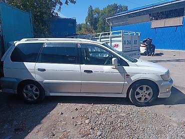 b class: Mitsubishi Chariot: 1999 г., 2.4 л, Автомат, Бензин, Минивэн — 5