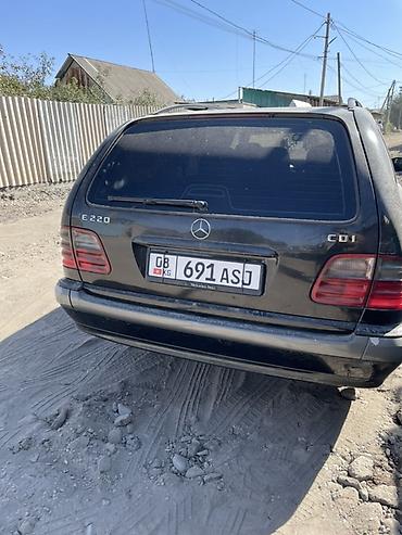 дом на кол: Mercedes-Benz E-Class: 2002 г., 2.2 л, Механика, Дизель, Универсал — 1