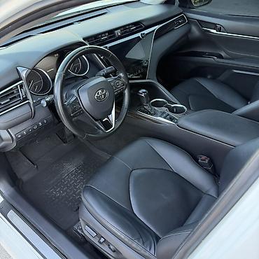 Toyota: Toyota Camry: 2019 г., Автомат, Бензин, Седан — 2