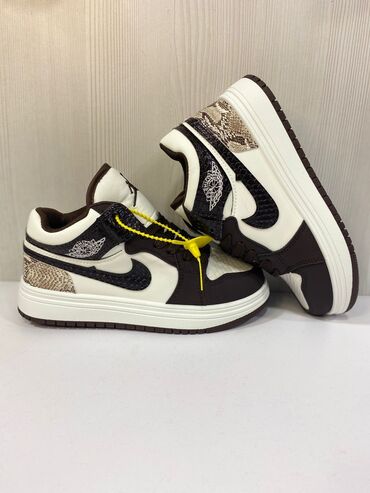 Uşaq ayaqqabıları: Uşaq idman ayaqqabısı – aşağı kəsimli dizayn - Rənglər: qara-ağ və -da lalafo.az — 10 Uşaq ayaqqabıları: Uşaq idman ayaqqabısı – aşağı kəsimli dizayn - Rənglər: qara-ağ və — 10