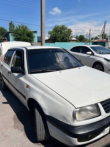 Транспорт: Volkswagen Vento: 1993 г., 1.8 л, Механика, Бензин, Седан — 8