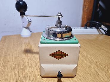 mini disk: Stari ručni mlin GESCHMIEDETES – nemačka proizvodnja - Tip: ručni — 5