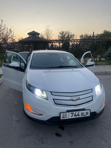 зарядная станция для электромобилей цена: Chevrolet Volt: 2015 г., 1.4 л, Автомат, Гибрид, Хетчбек